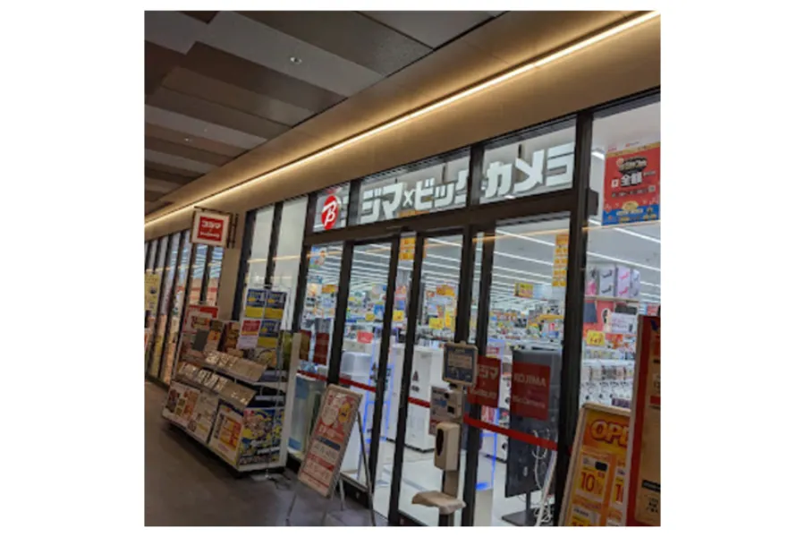 コジマ×ビックカメラCOTOE流山おおたかの森店出入口
