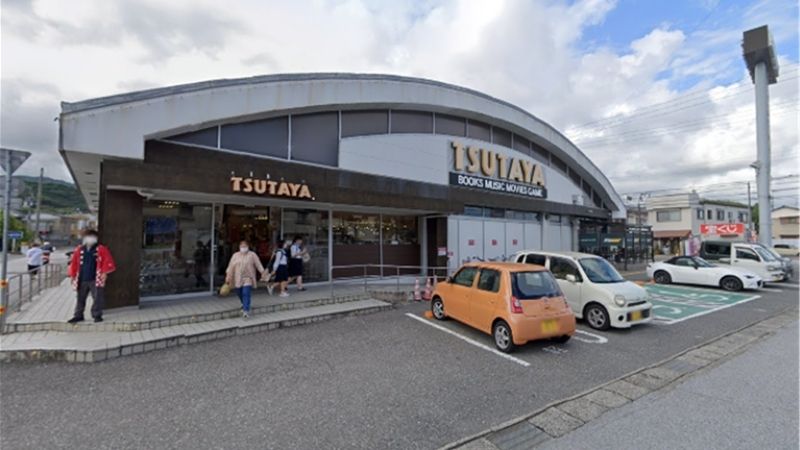 TSUTAYA 中万々店外観