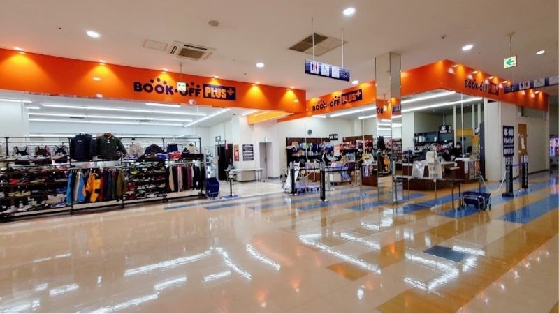 BOOKOFF PLUSシンフォニープラザ八戸沼館店