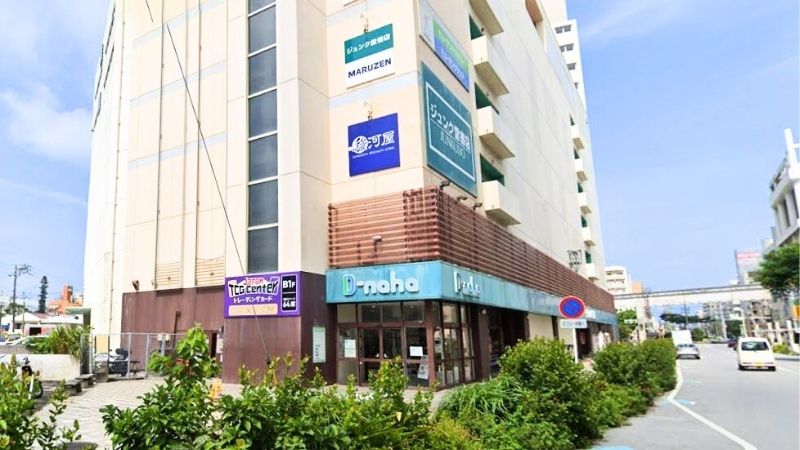 Japan TCG Shop 那覇沖映通り店が入る建物