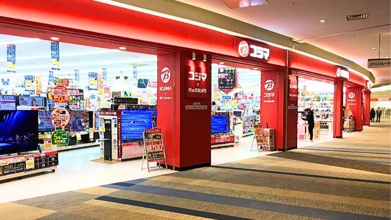 コジマ×ビックカメラ スマーク伊勢崎店出入口
