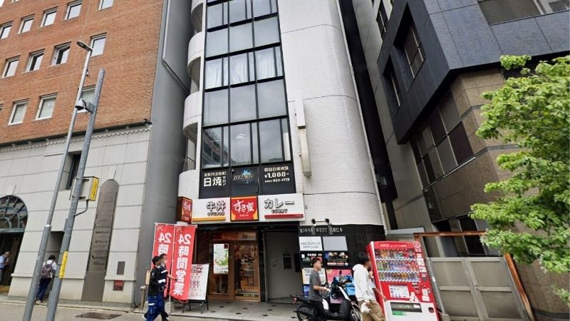 プレイズ名駅店が入る建物