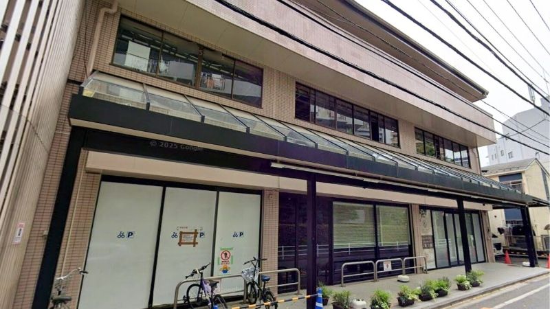 トレカウィッチ ひばりヶ丘本店が入る建物