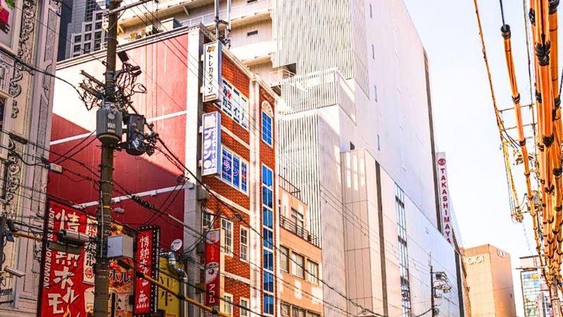 トレカライン 難波駅前店が入る建物